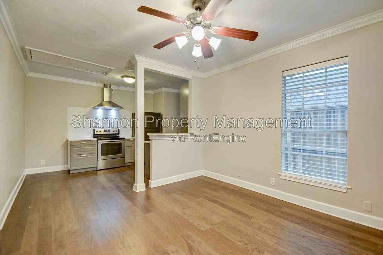 711 W 10th St #A - Photo 6 of 19