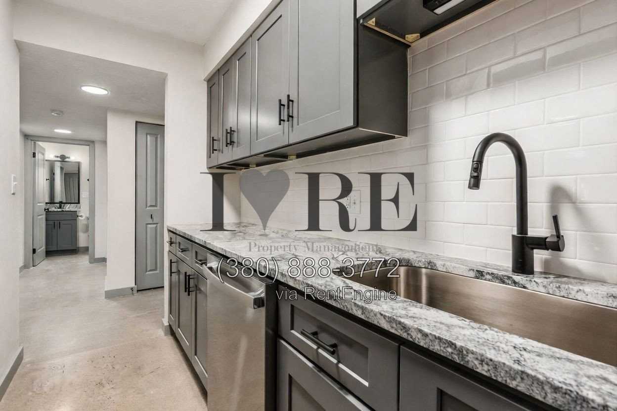 2085 W Broad St #104 - Photo 4 of 15