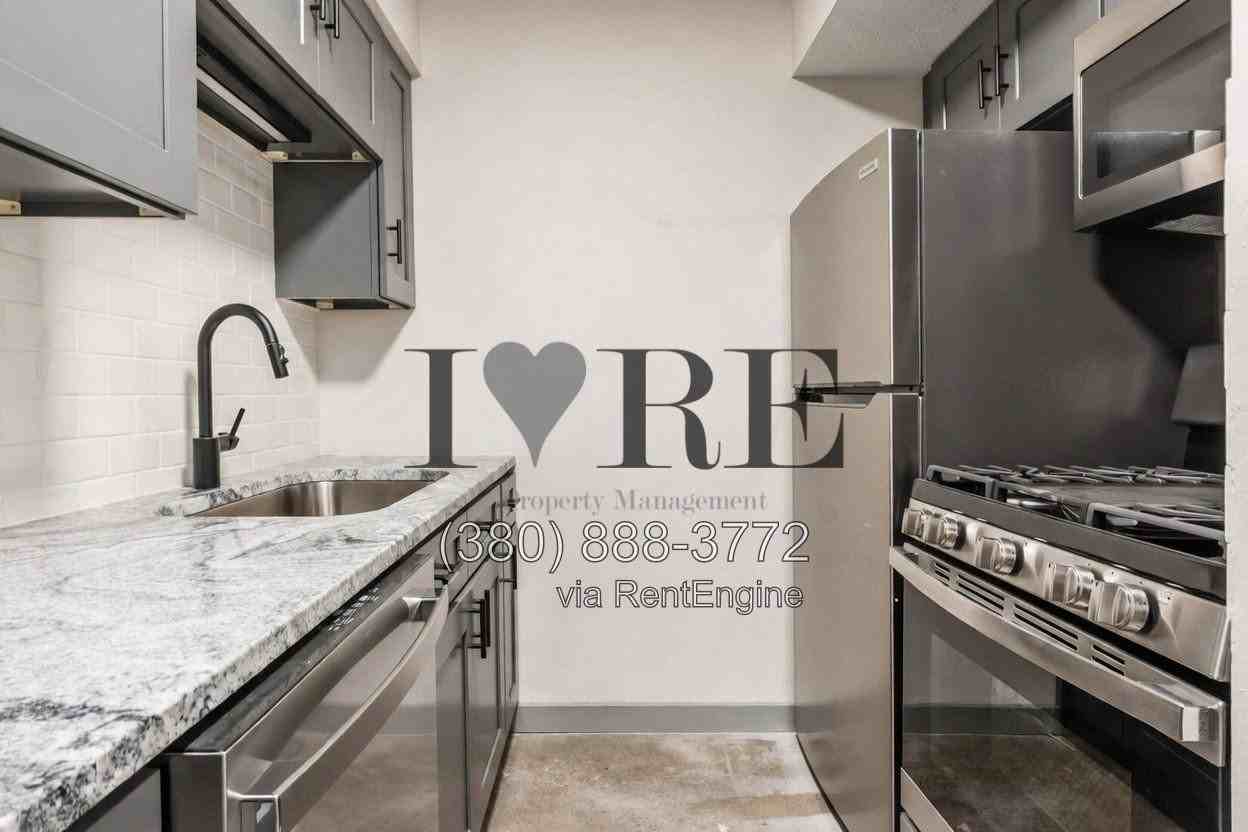 2085 W Broad St #104 - Photo 7 of 15