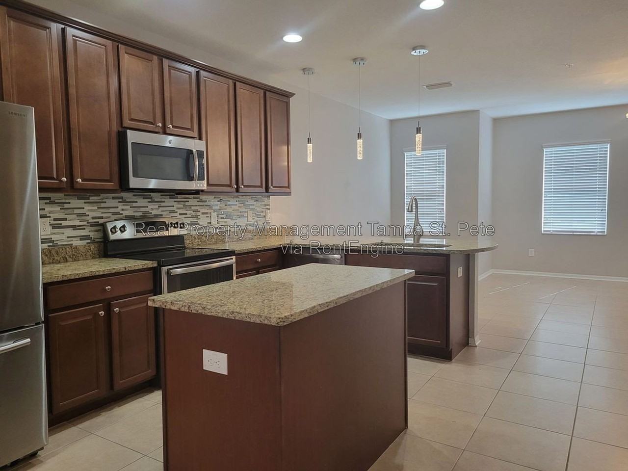 5525 White Marlin Ct - Photo 3 of 42