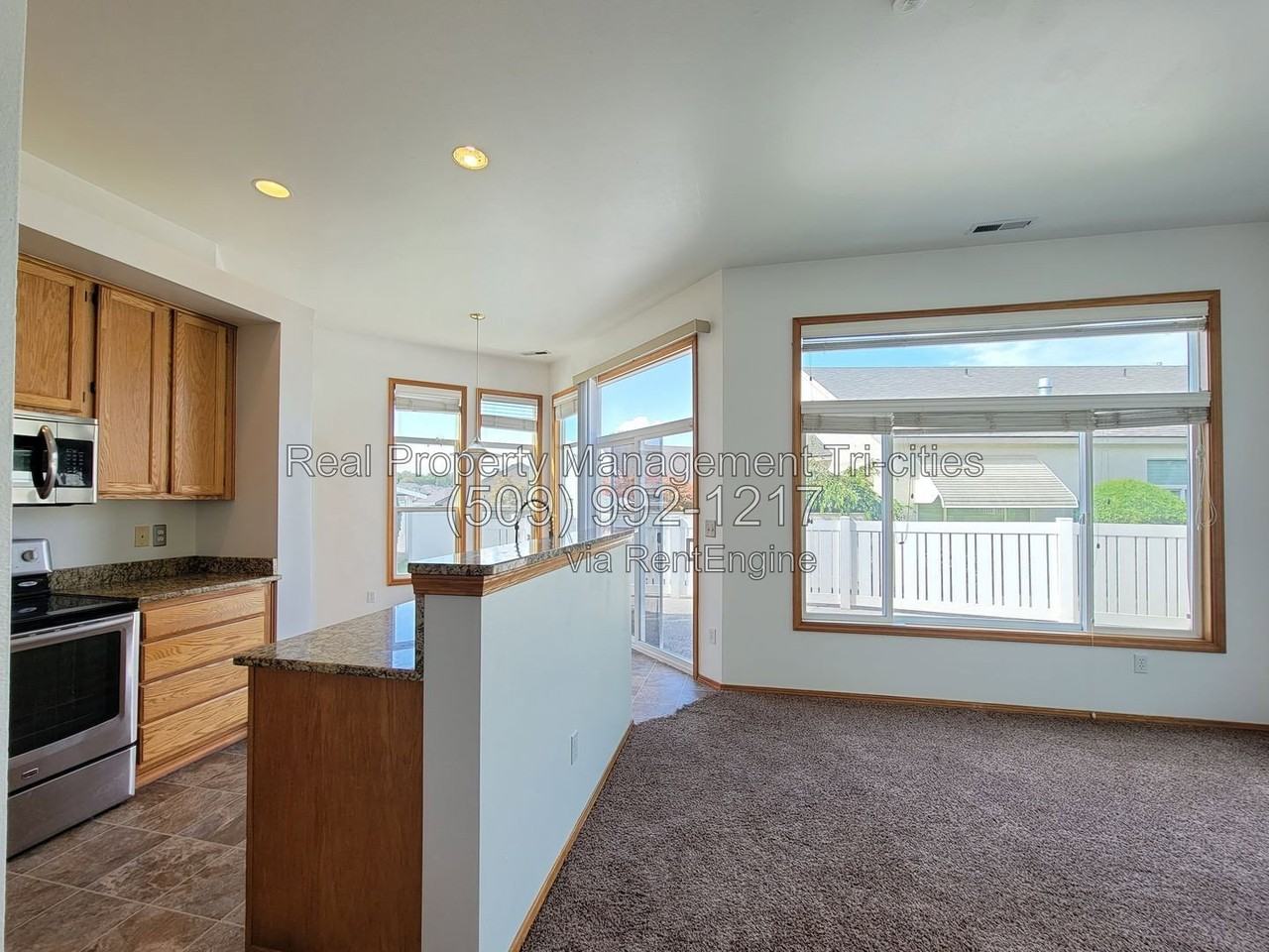 2567 Prestwick Dr - Photo 4 of 17