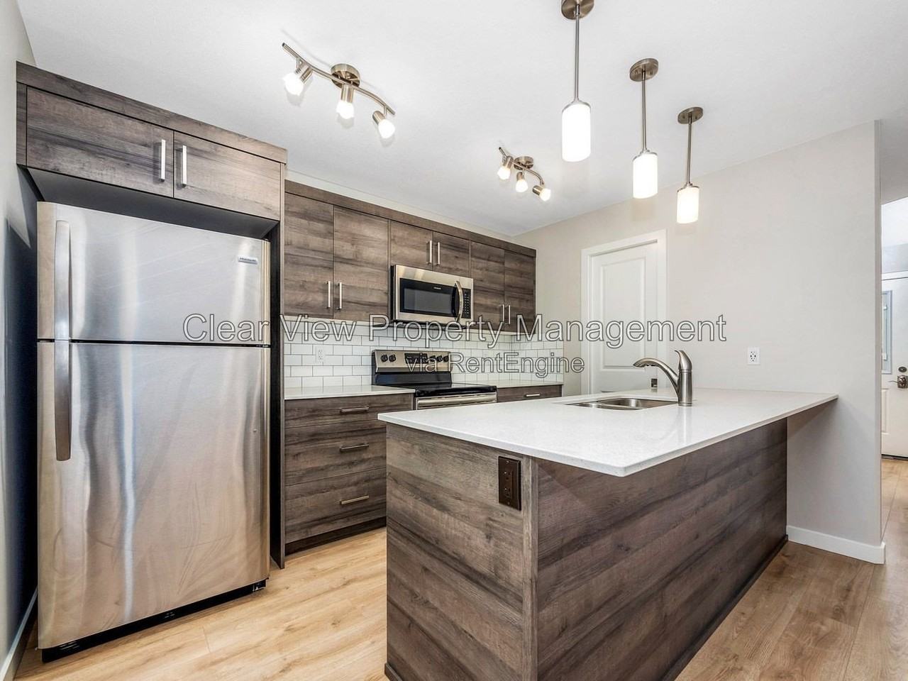 998 41 Ave N #2 - Photo 3 of 18
