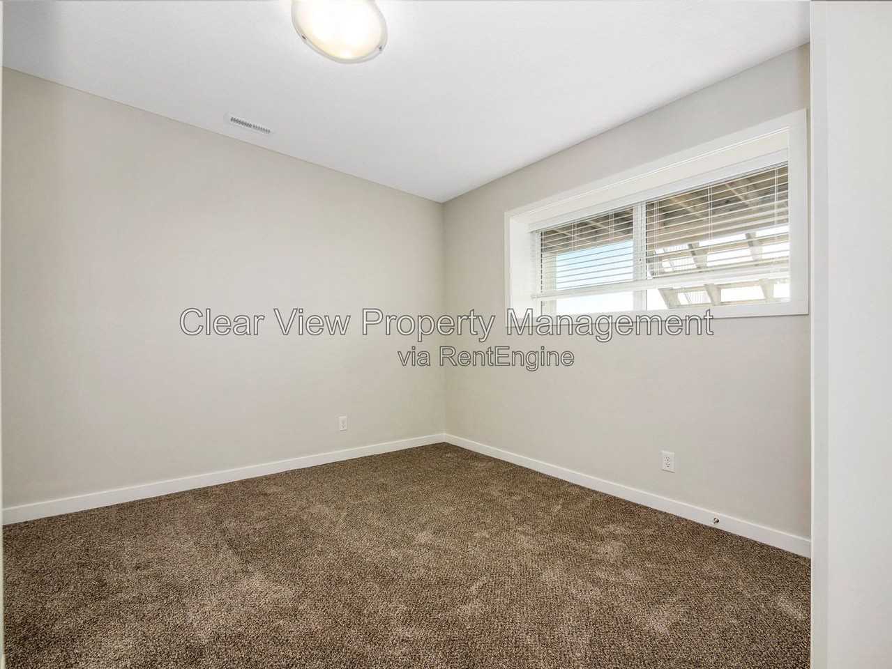 998 41 Ave N #2 - Photo 7 of 18