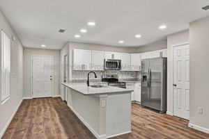 featured image of 9091 India Ave