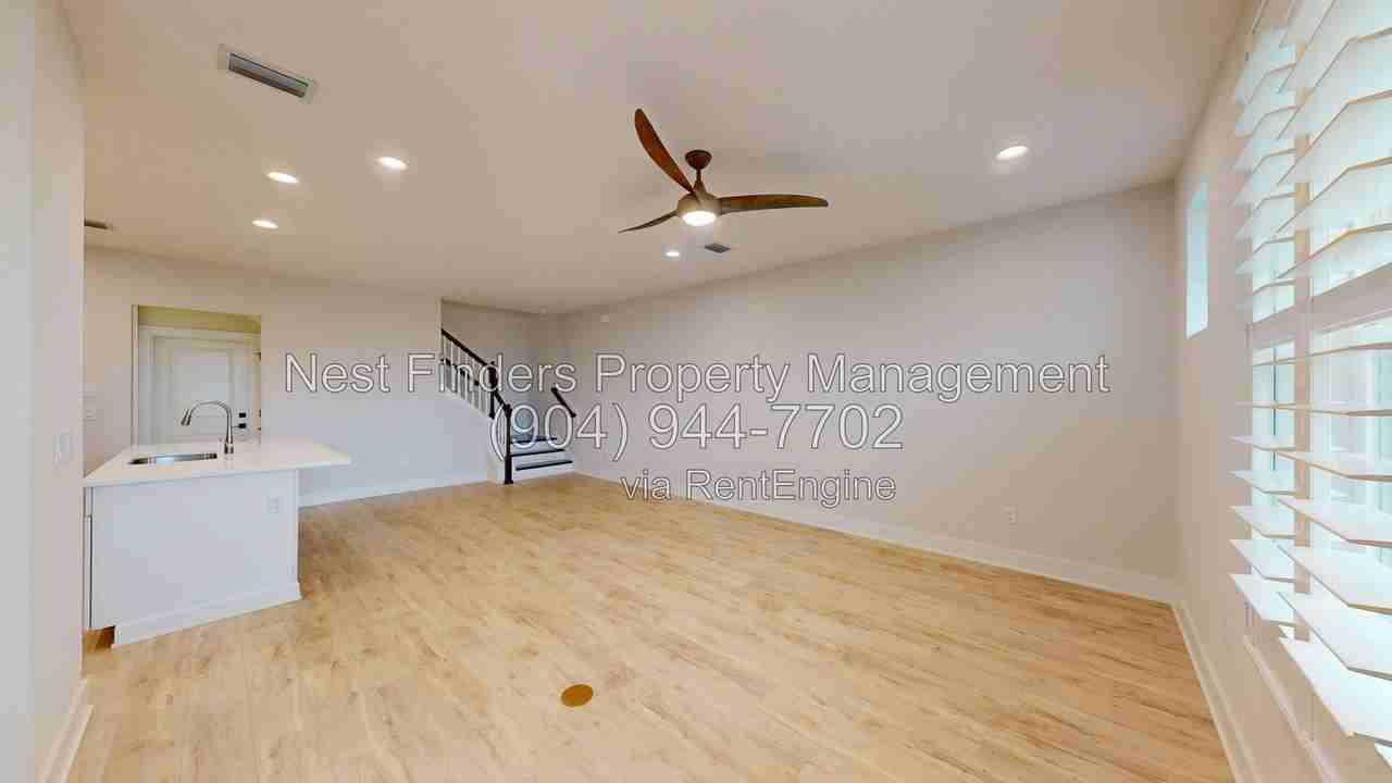 435 Crestview Dr - Photo 4 of 38