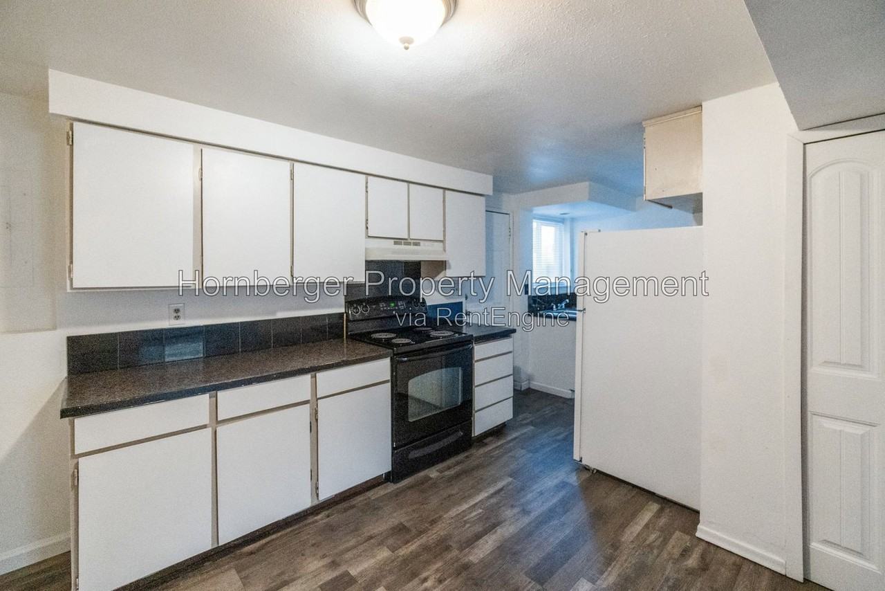 1631 E Rowan Ave - Photo 3 of 12