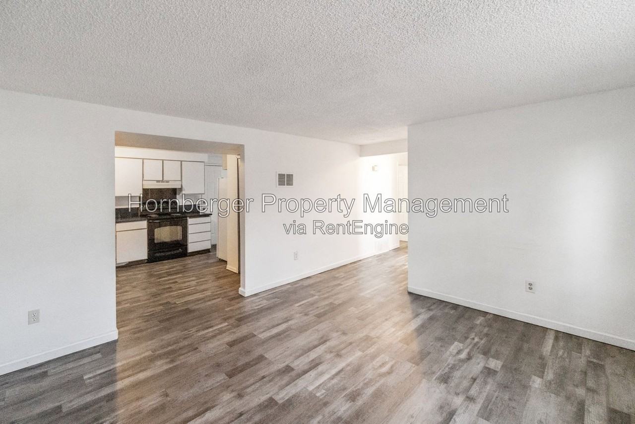 1631 E Rowan Ave - Photo 4 of 12