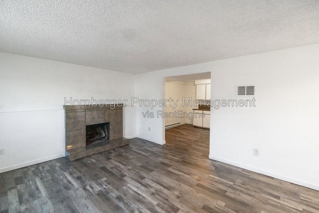 1631 E Rowan Ave - Photo 5 of 12