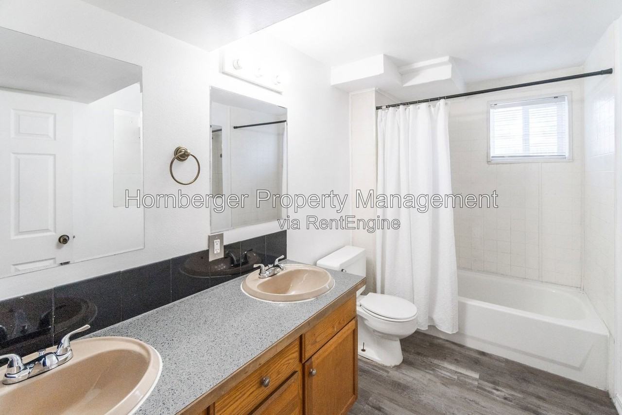 1631 E Rowan Ave - Photo 7 of 12