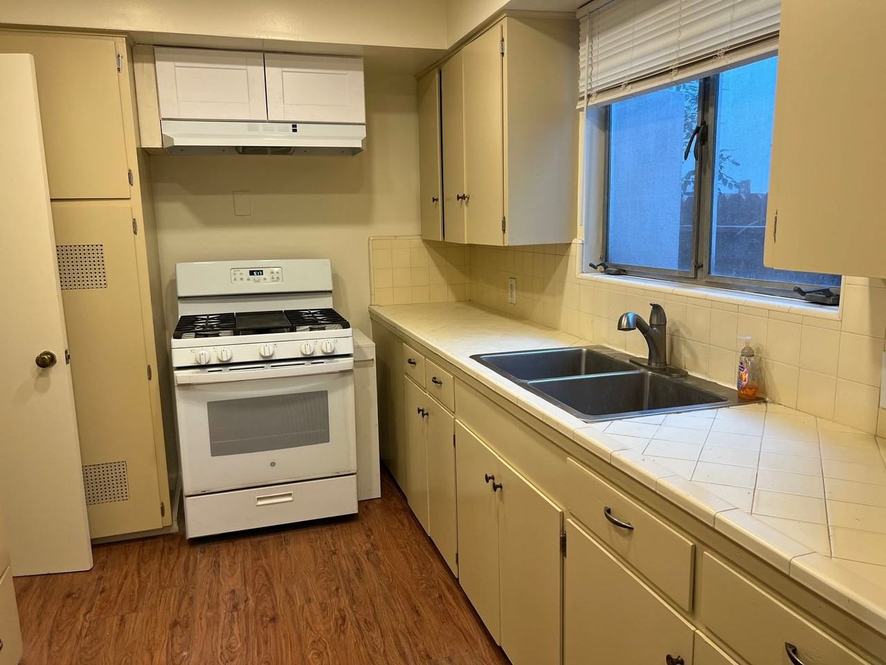 295 W California Blvd - Photo 6 of 19