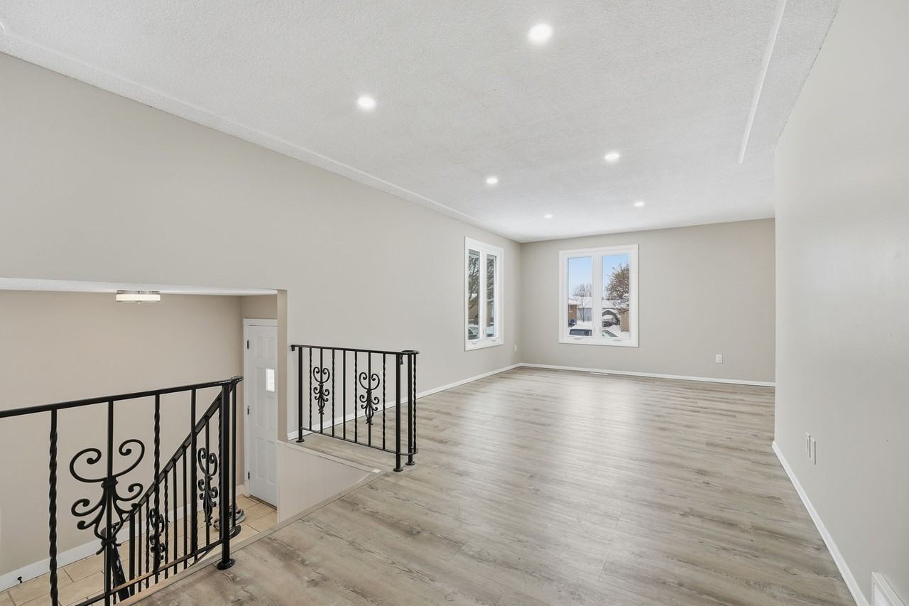 8230 Westwood St - Photo 5 of 35