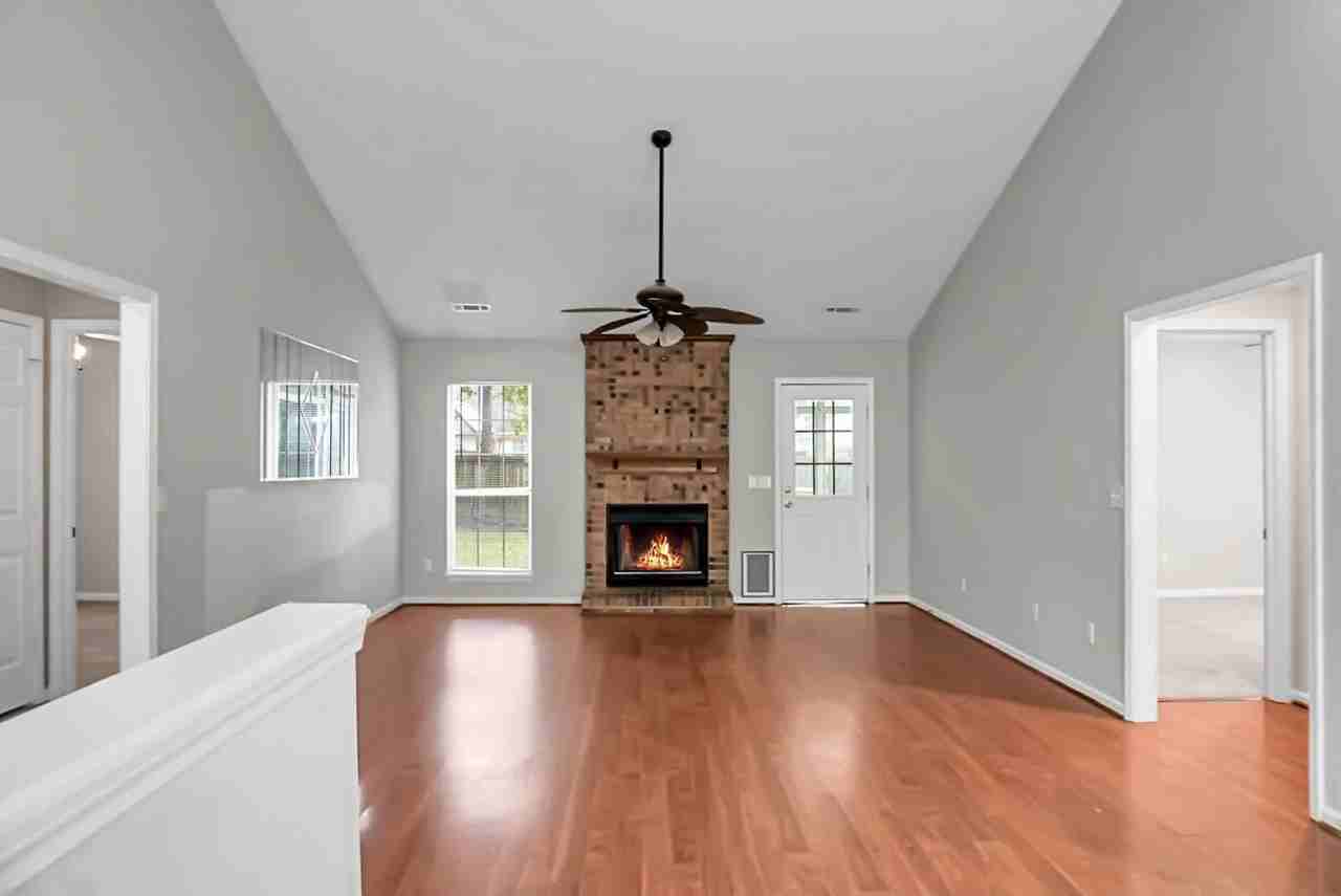 117 Saint Awdry St - Photo 7 of 35