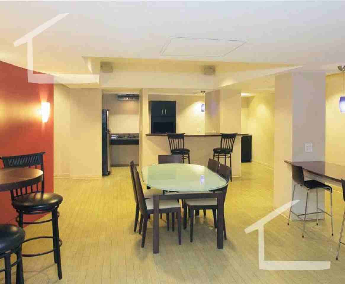 185 Freeman St - Photo 4 of 7