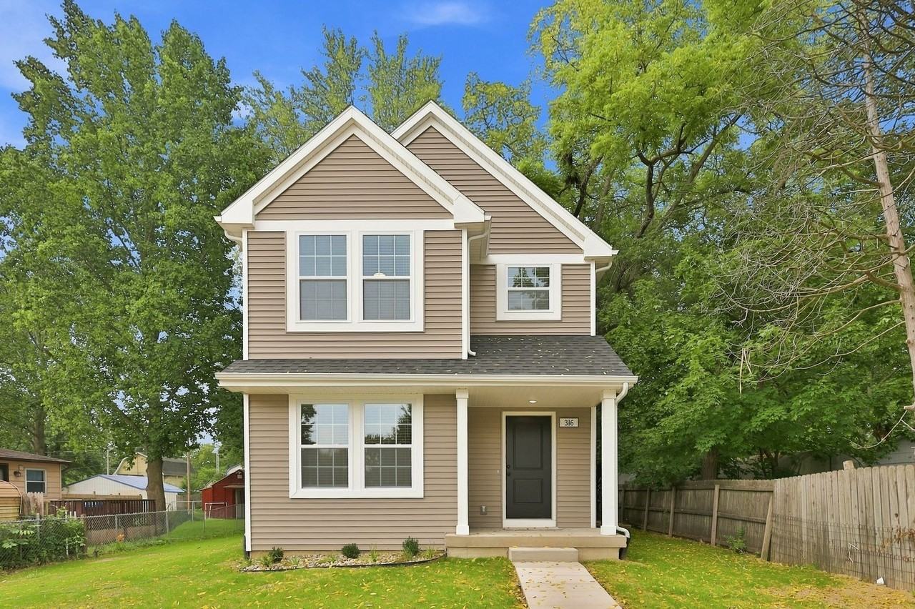 316 Crescent - Photo 2 of 50