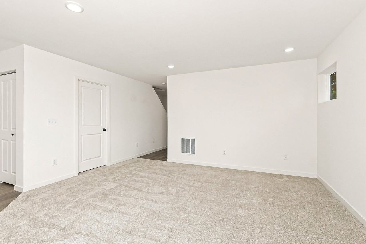 316 Crescent - Photo 7 of 50