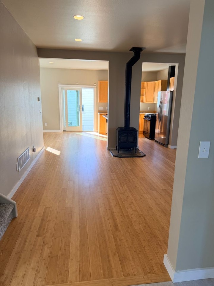 305 N Ferguson Ave - Photo 7 of 20