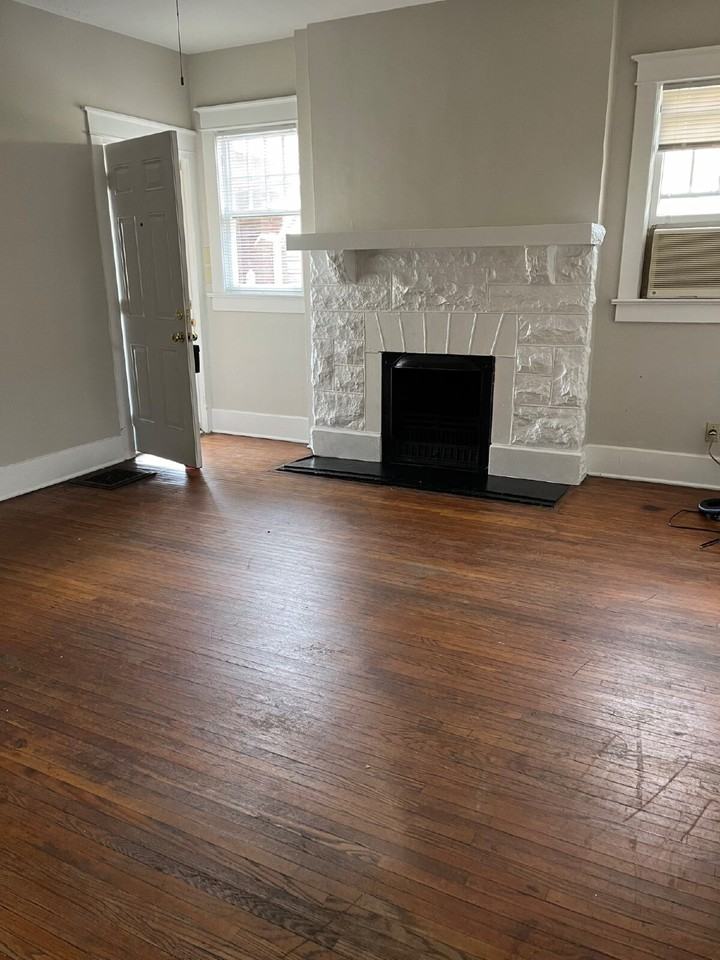 2129 Ashwood Ave - Photo 4 of 16