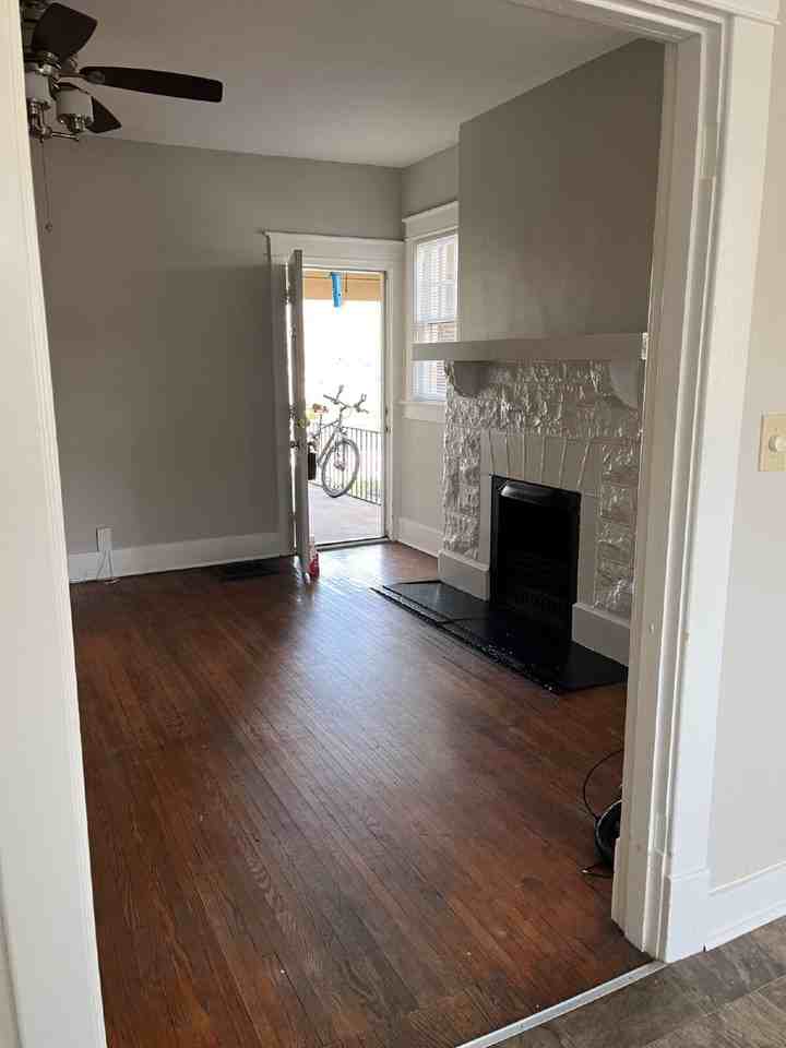 2129 Ashwood Ave - Photo 5 of 16