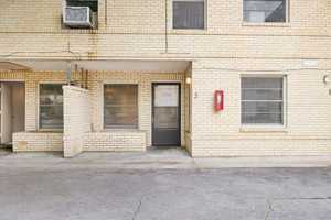 featured image of 523 S Travis St #3
