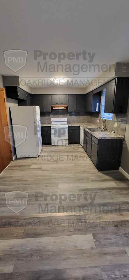 425 Heather St - Photo 3 of 10