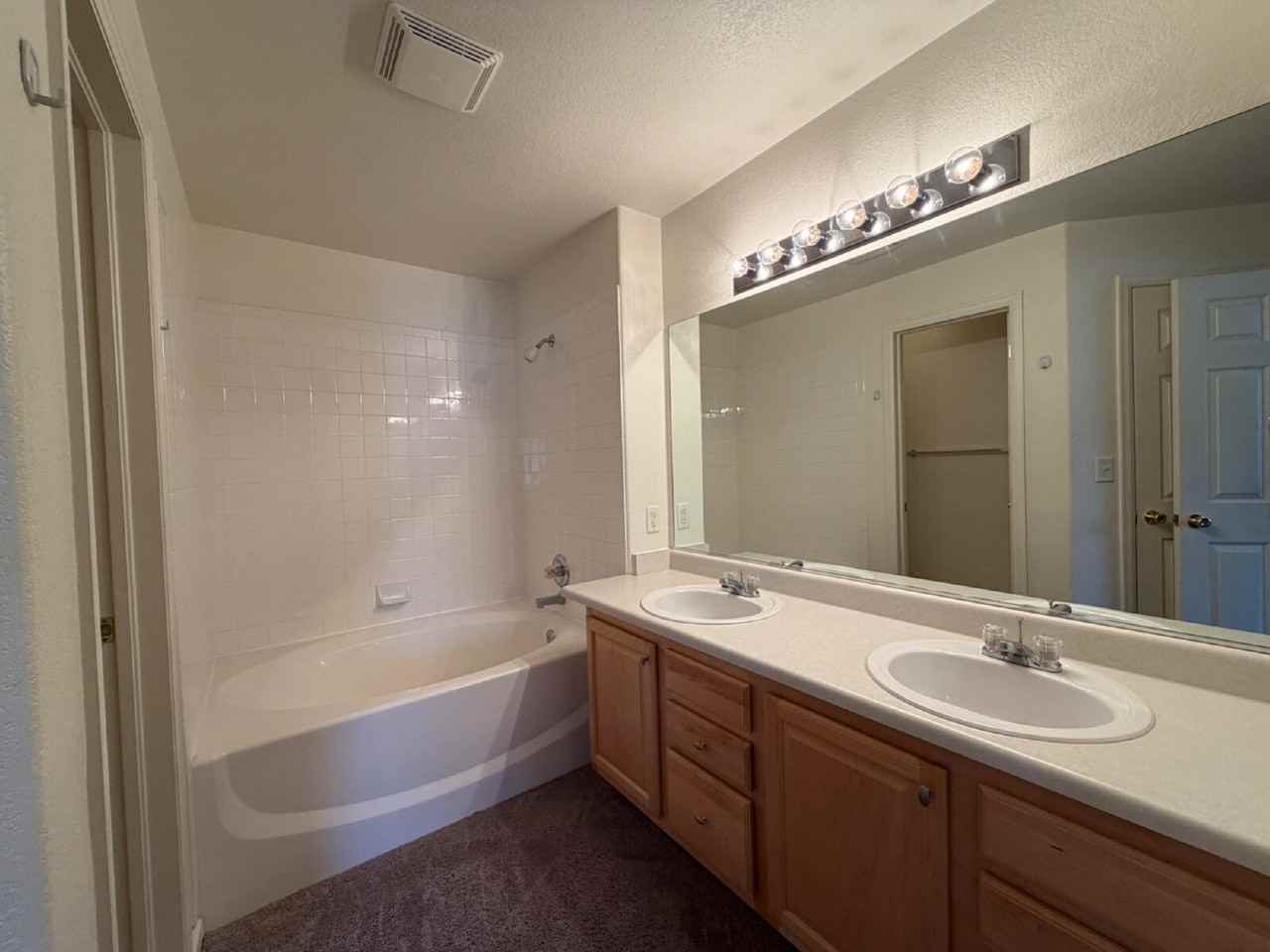 5151 29th St #407 - Photo 6 of 17