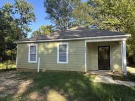 featured image of 4446 Beacon Hill Dr