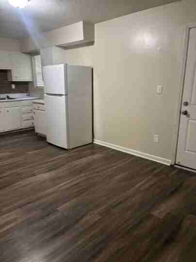 5204 Breckenwood Dr - Photo 7 of 9