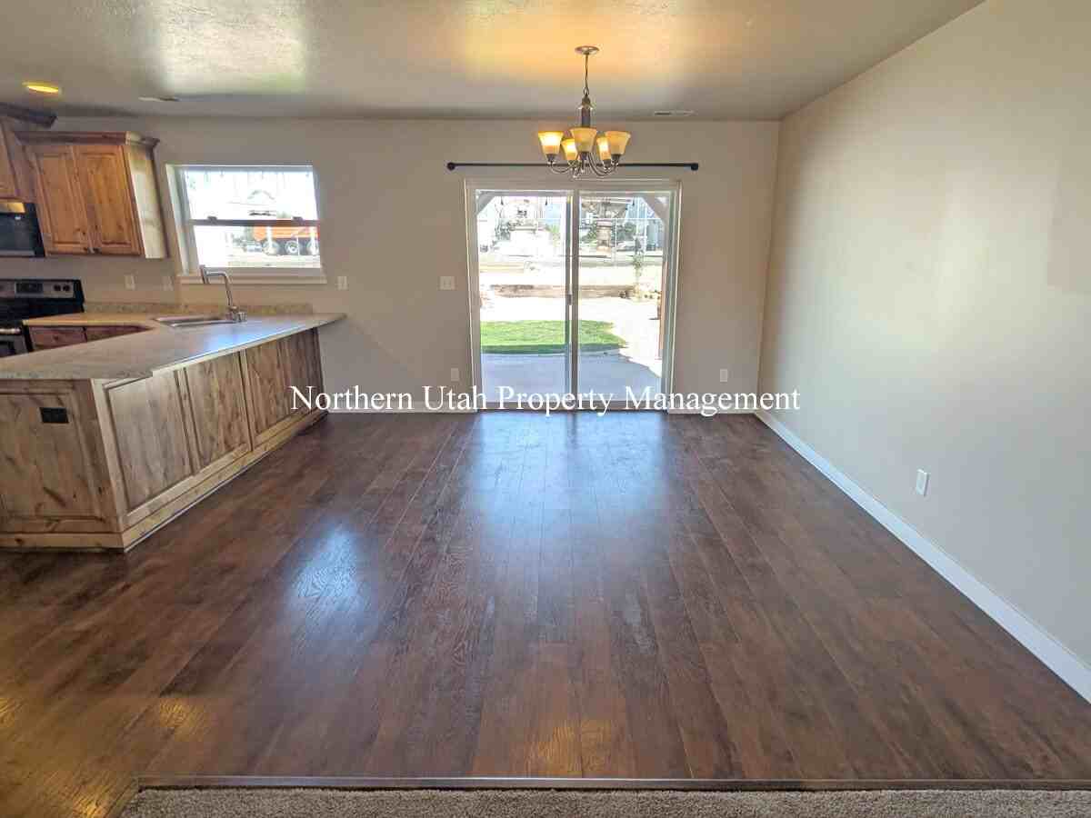 300 Indian Camp Rd - Photo 4 of 27