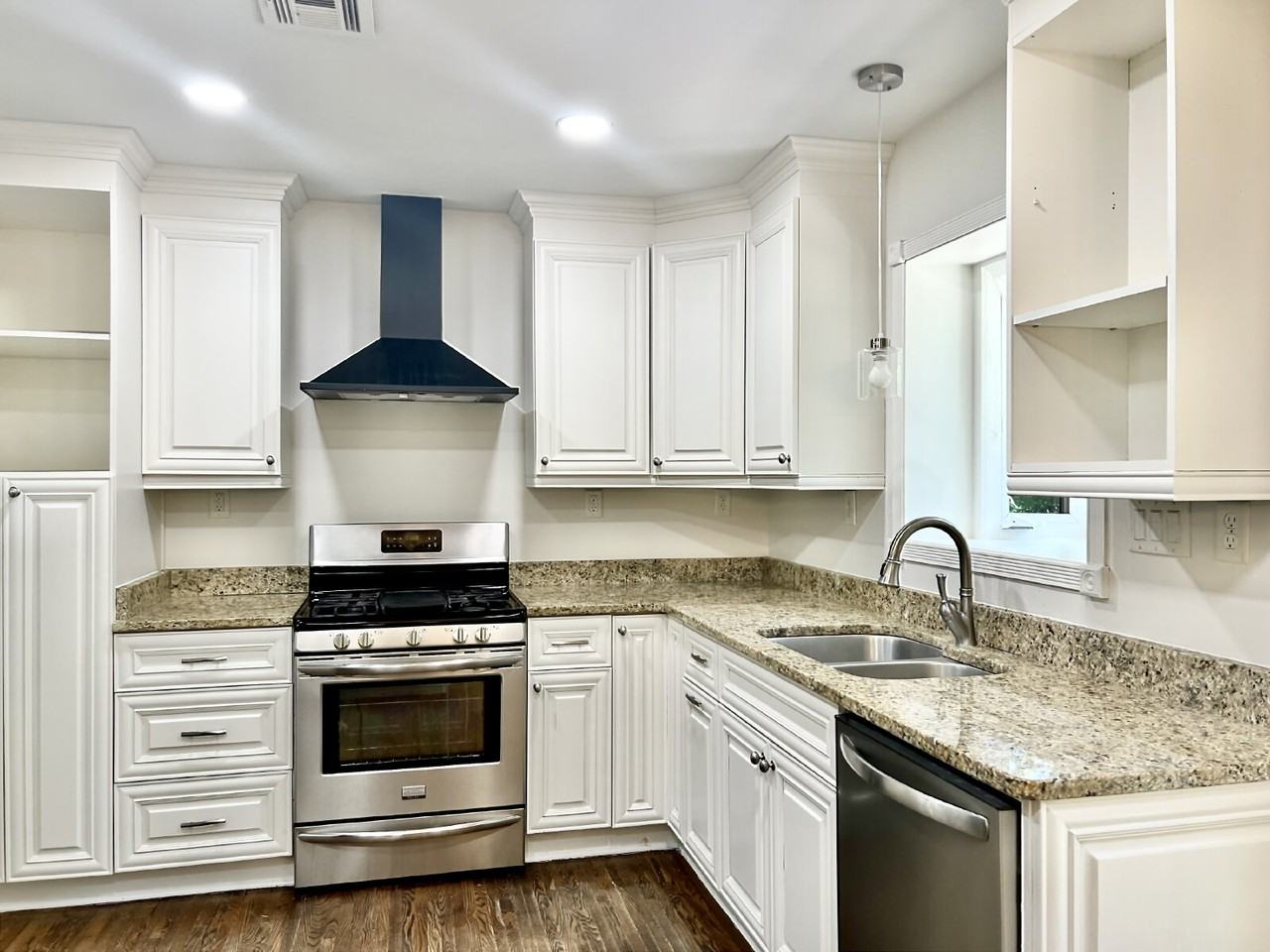 2200 Fair Forest Dr - Photo 2 of 24