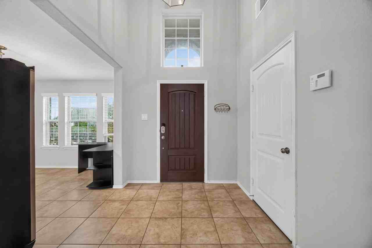 20731 Laurel Rain Ct - Photo 4 of 28