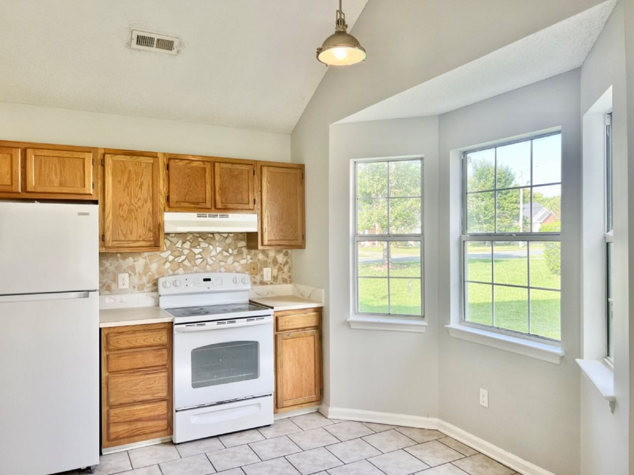 1012 Ridgefield Cir - Photo 5 of 19