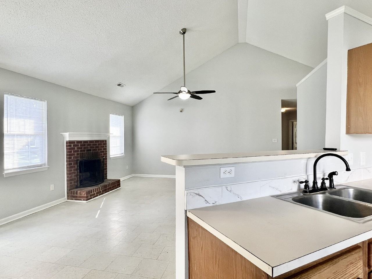 1012 Ridgefield Cir - Photo 6 of 19