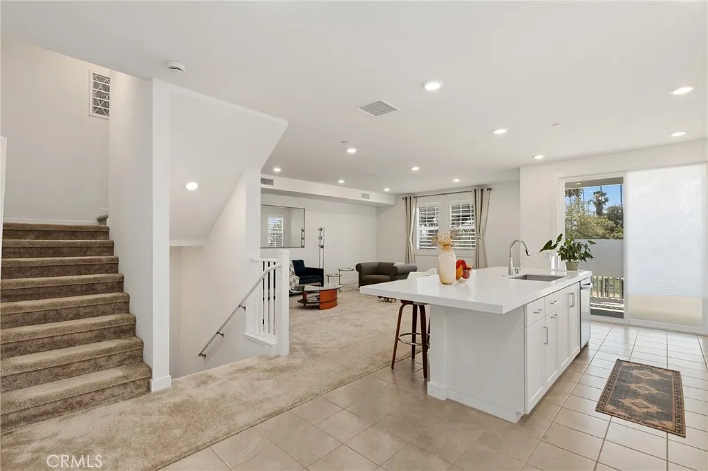 175 W La Palma Ave - Photo 3 of 8