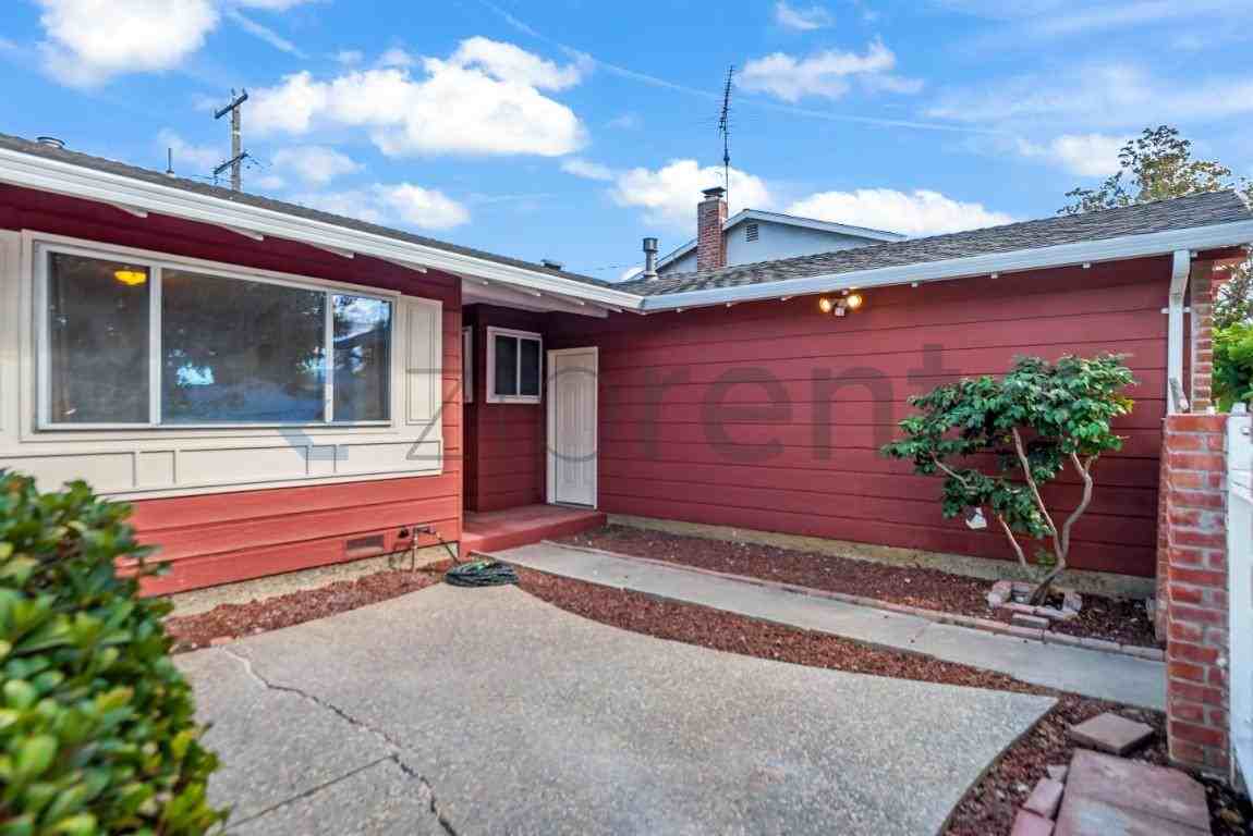 5188 Vera Ln - Photo 6 of 31