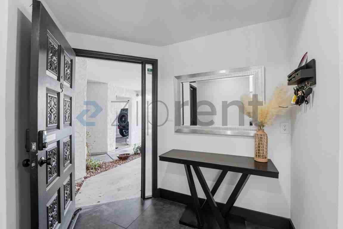 7755 E Thomas Rd #9 - Photo 6 of 37
