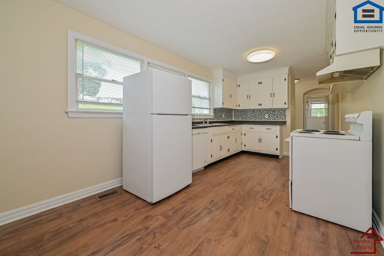 3820 Buffat Mill Rd - Photo 3 of 16