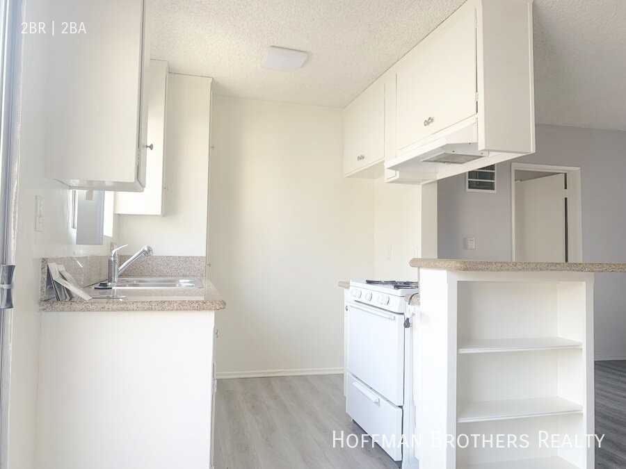 1640 Barry Ave #4 - Photo 2 of 12