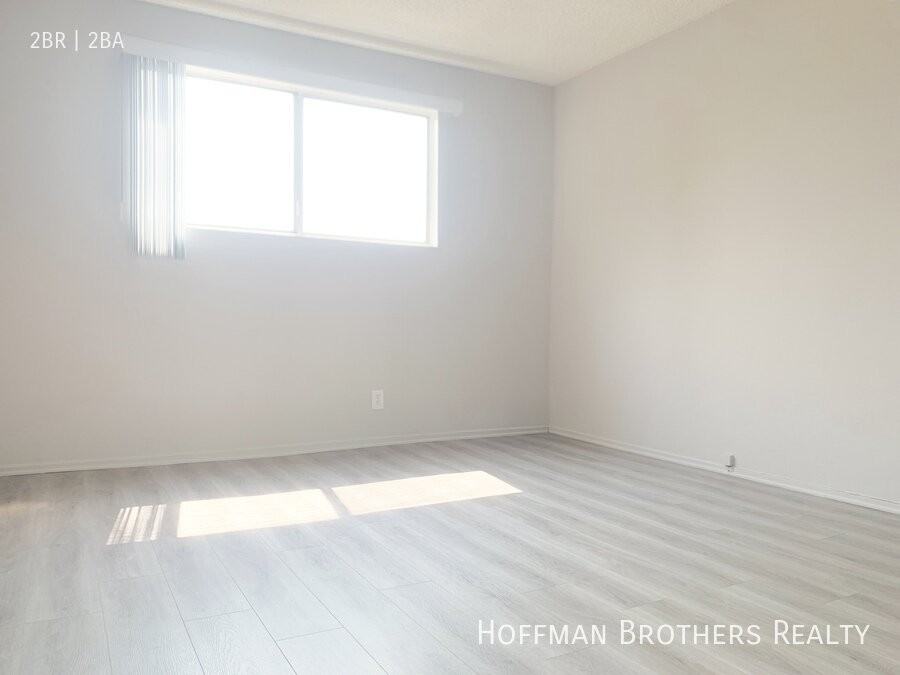 1640 Barry Ave #4 - Photo 5 of 12