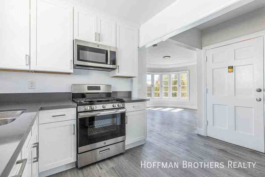 3811 1/4 W Adams Blvd - Photo 2 of 14