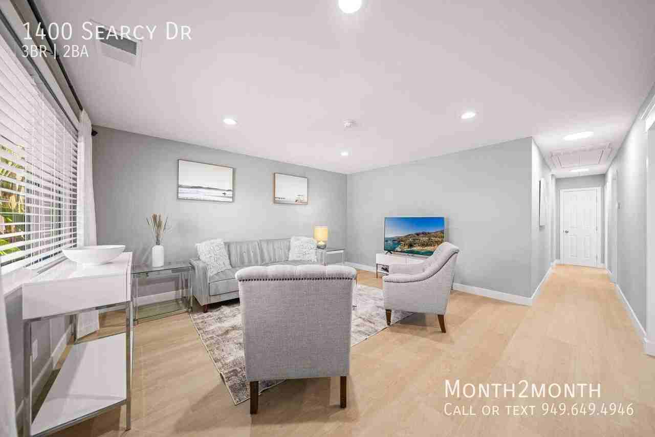 1400 Searcy Dr - Photo 3 of 44