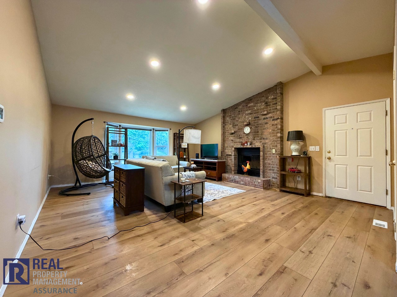 10685 Sw 77th Ave - Photo 4 of 16