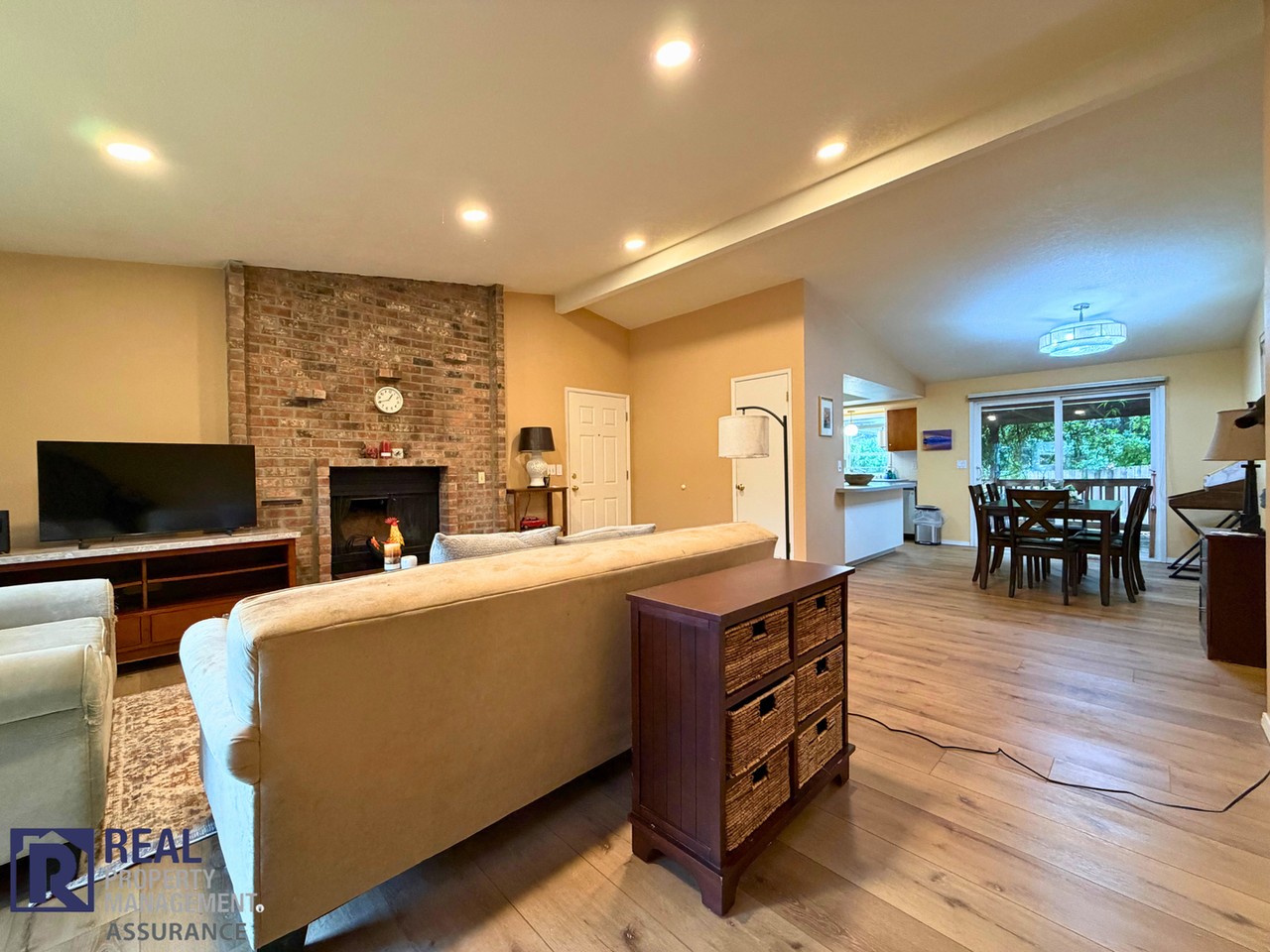 10685 Sw 77th Ave - Photo 5 of 16