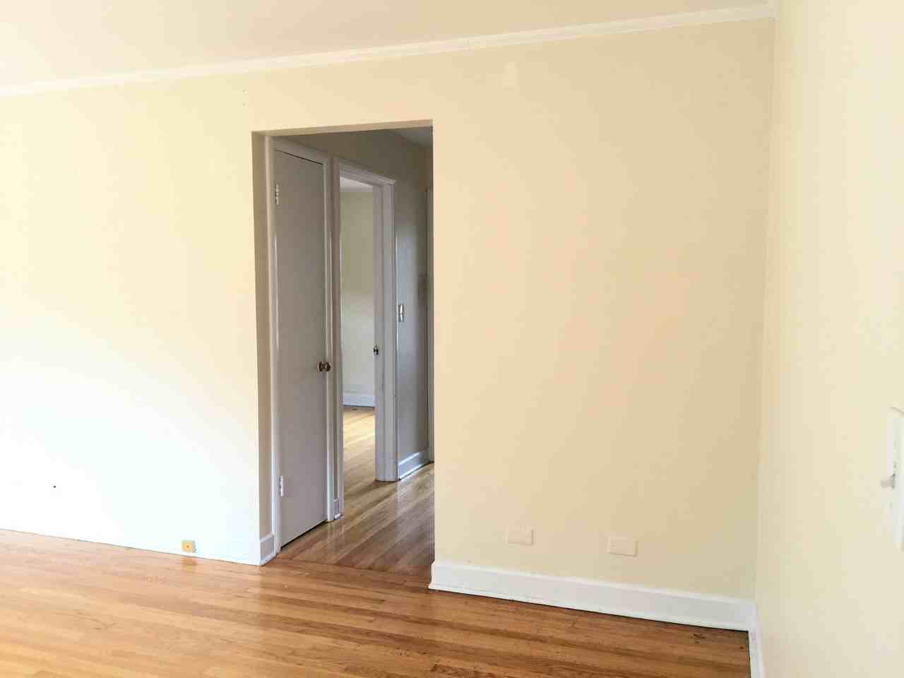 839 Mulford St #1 - Photo 3 of 15