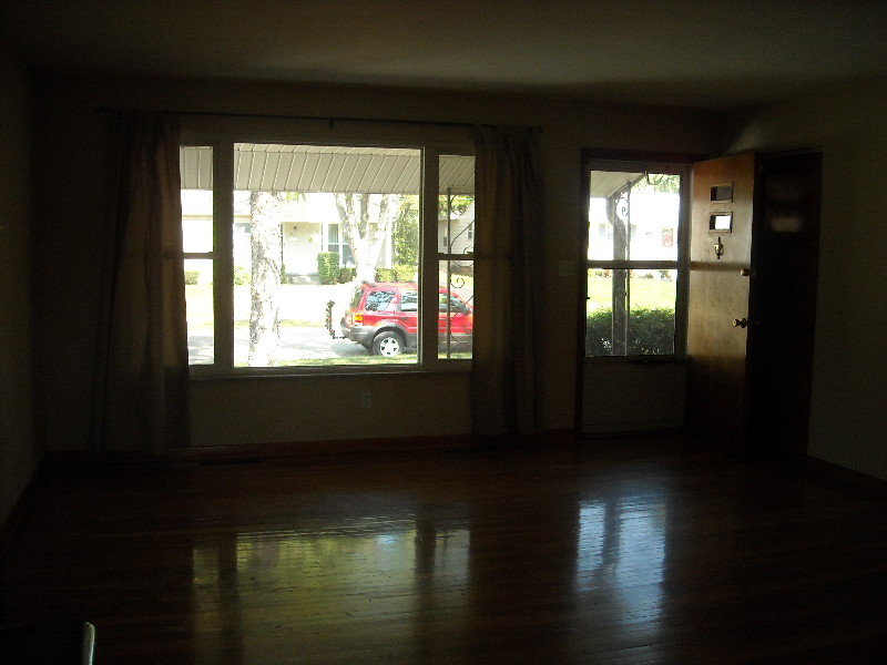 353 E Clearview Ave - Photo 7 of 9
