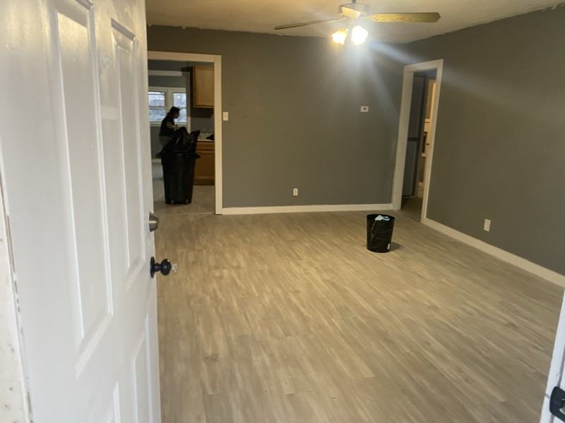 1848 N Poplar Ave - Photo 2 of 12