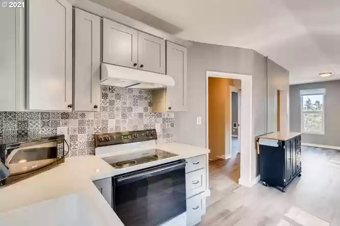 614 11th St #B - Photo 4 of 5