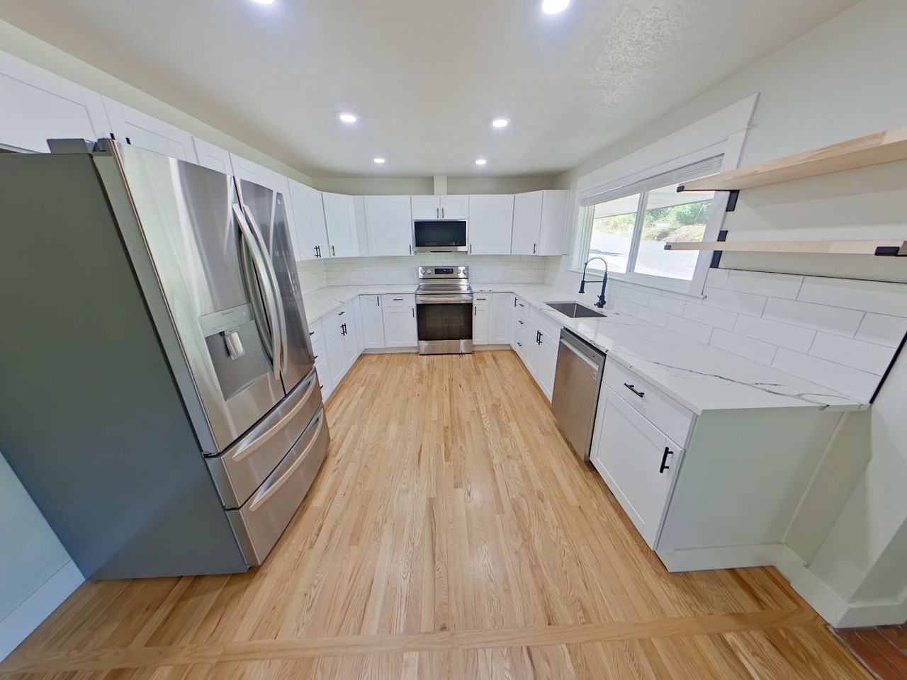 60 60 West 34th Ave & 3410 McMillan St - Photo 4 of 12