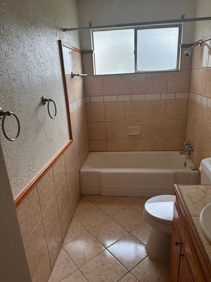 3815 Mehalia Dr - Photo 4 of 6