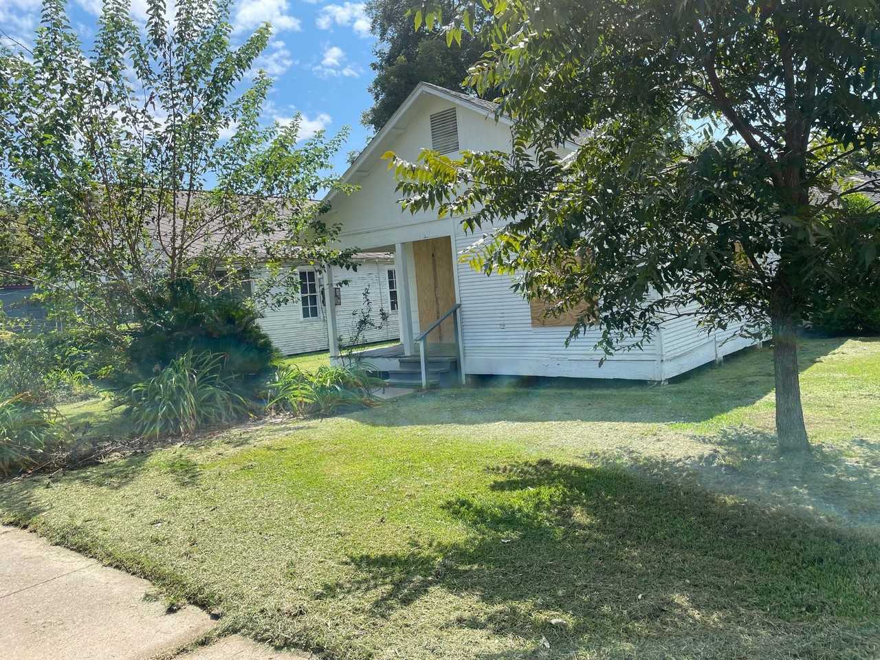 2043 Rapides Ave