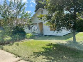 featured image of 2043 Rapides Ave